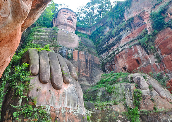 6 Days Private Tour of Chengdu - Leshan - Mt. Emei - Chengdu - Huanglong - Jiuzhaigou — photo 4