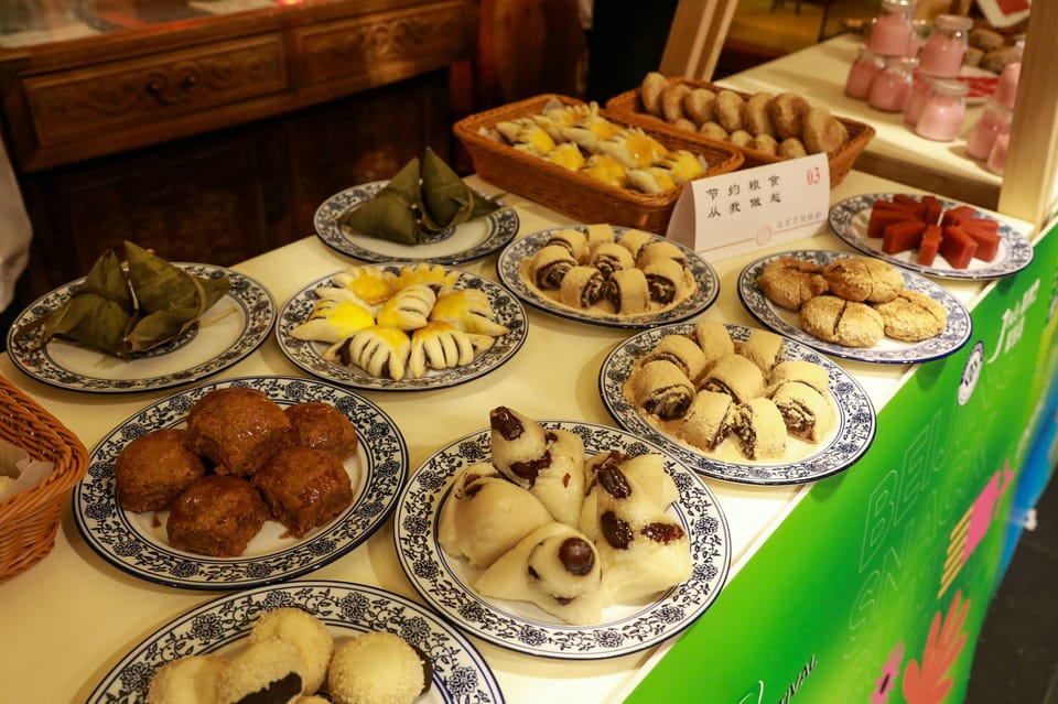 Beijing: Hutong Culinary Walking Tour with 15+ Tastings — photo 5