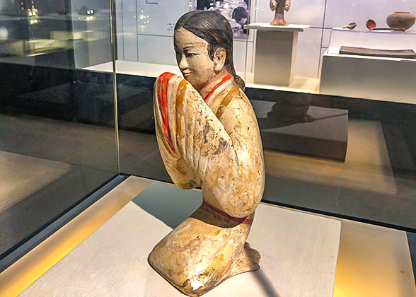 Exhibits at Han Yang Ling